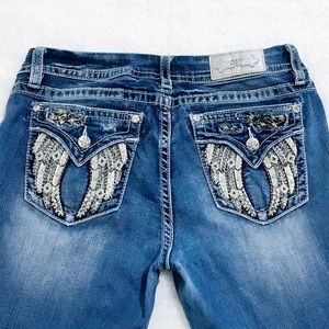 Wing Pocket Miss Me Jeans, Slim Bootcut, 2017 Ed.